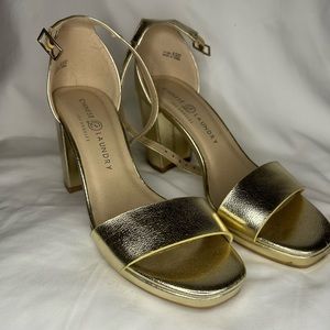 Chinese Laundry Teri Metallic Gold Ankle Strap Heels Size 6.5
